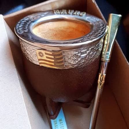 Handcrafted mate with a silver finish
